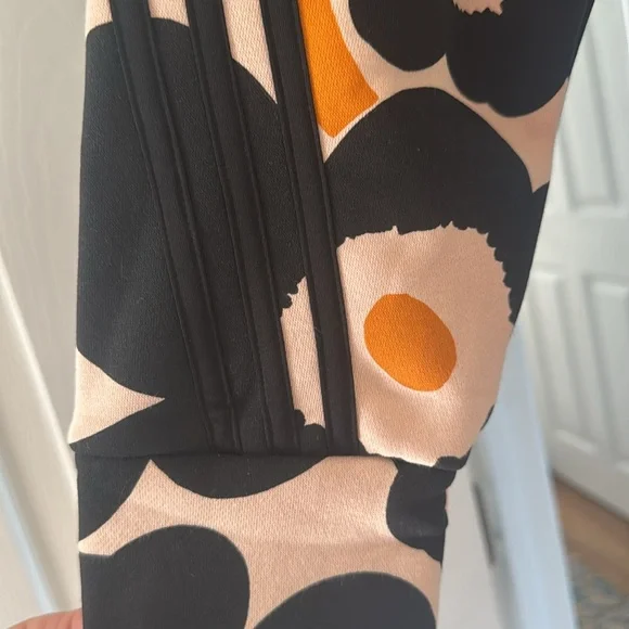 Marimekko adidas . size medium. New with tags - Picture 7 of 7